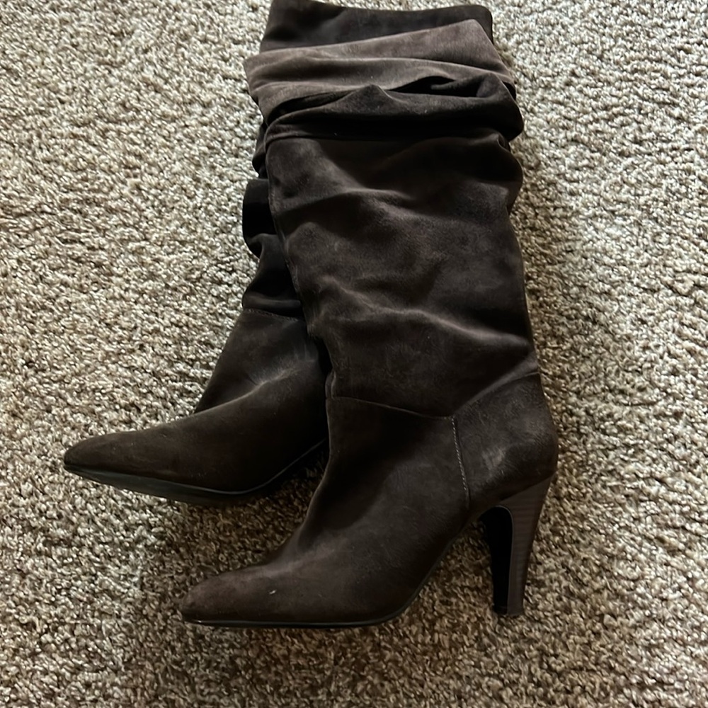 Slouchy Nine West suede boots